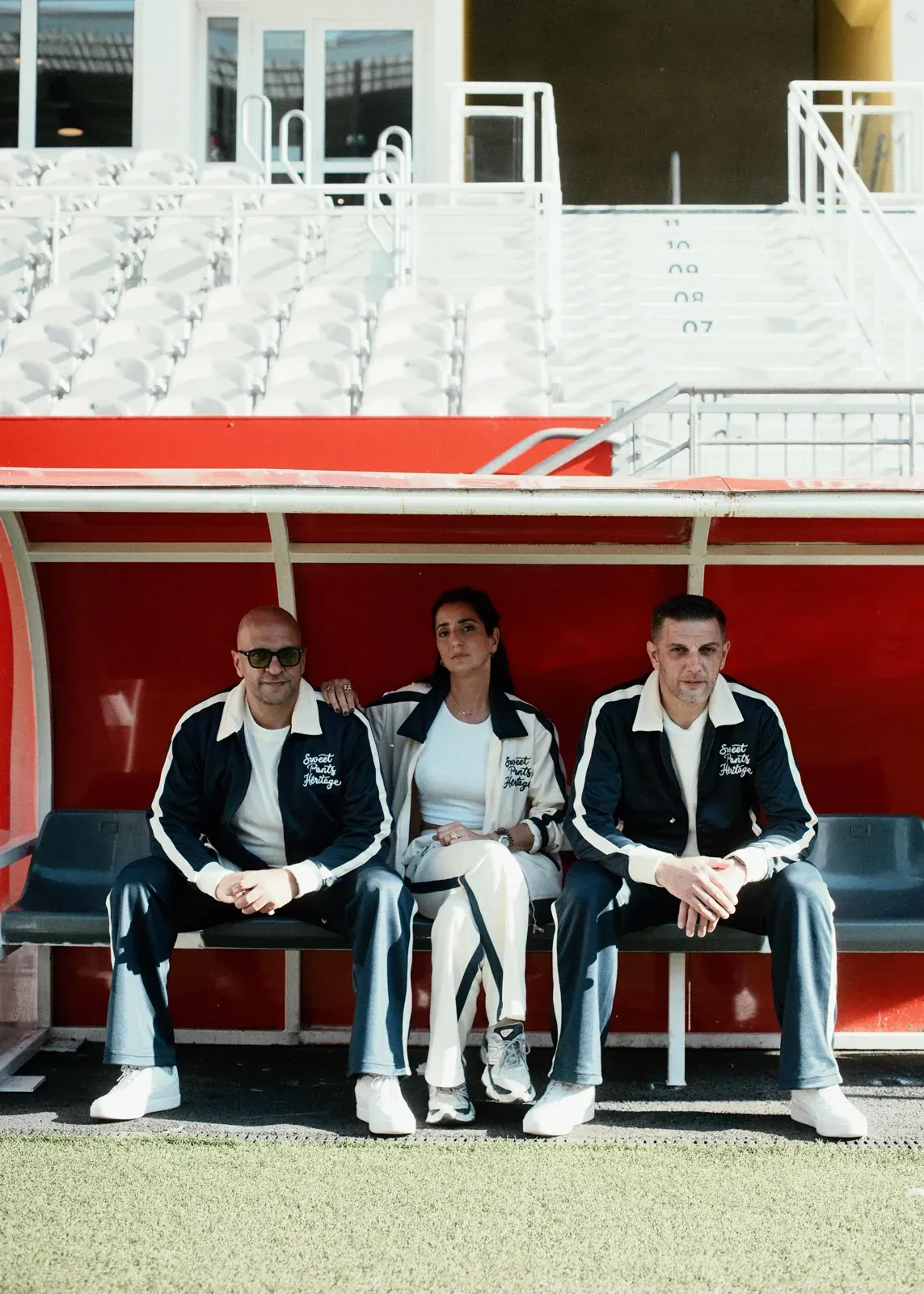 Alexia avec le duo Saint-Honoré dans un stade